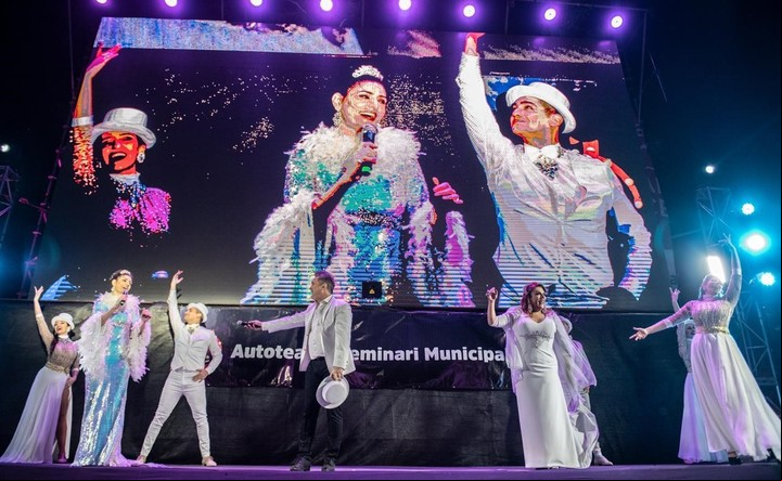 Ingeniero Maschwitz. En Escobar, el debut del autoteatro fue un éxito con la obra de Artaza y Milone.