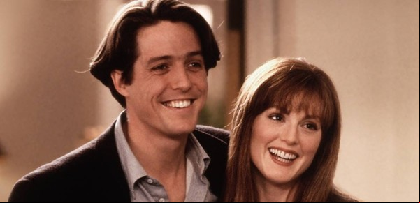 A 25 años de Nueve meses, la comedia que llegó con un escándalo sexual de Hugh Grant