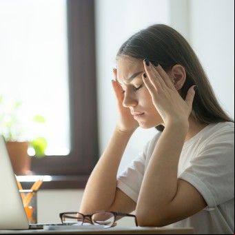 Más dolor de cabeza durante la cuarentena: mitos, verdades y consejos
