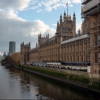 Boris Johnson presiona para dar marcha atrás en el acuerdo de la UE, pese a la rebelión de su partido