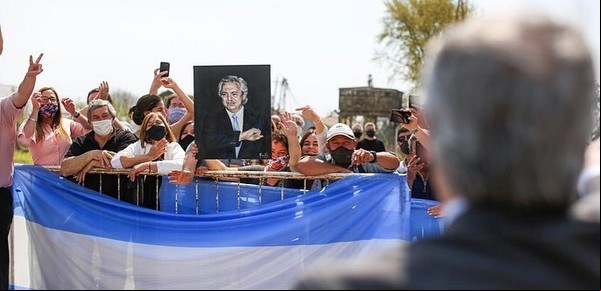El Gobierno levanta el tono y Máximo Kirchner aparece como vocero político
