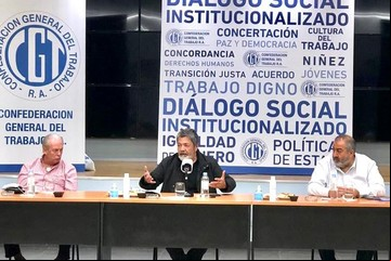 La regla del 3x1: en diez años, por cada empleo que se perdió en el sector privado se crearon tres en el Estado