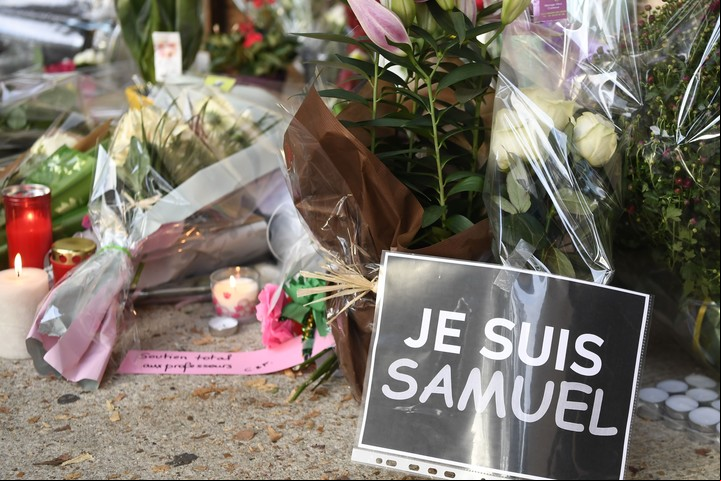"Yo soy Samuel", homenajes al profesor asesinado en otro ataque que conmueve a Francia. Foto: AFP
