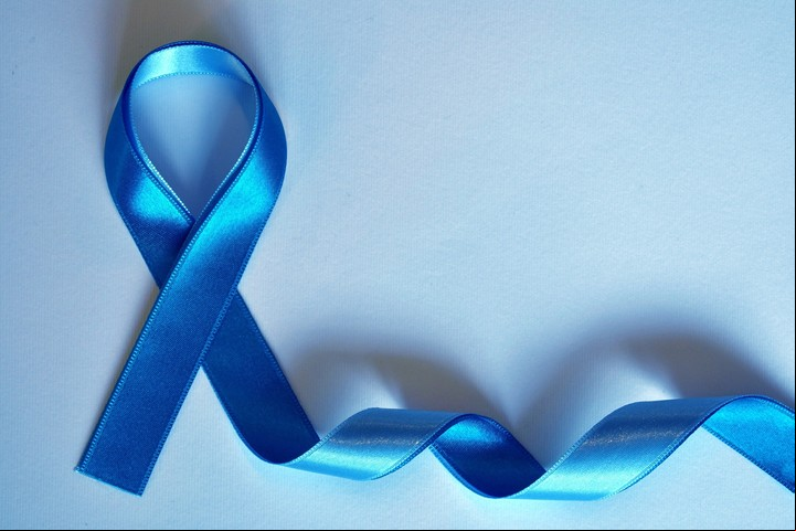 El cáncer de próstata, identificado con el lazo azul, afecta a uno de cada ocho hombres.