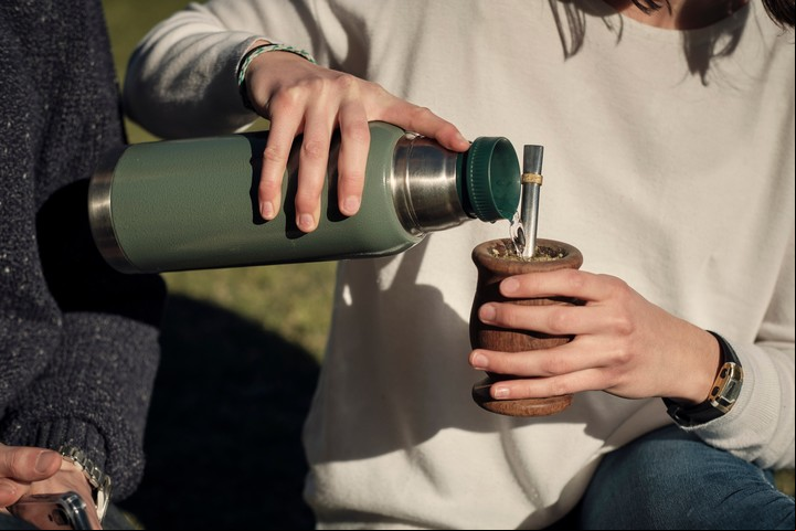 El Gobierno recomendó evitar compartir el mate para evitar contagios de virus respiratorios. Foto: Shutterstock.
