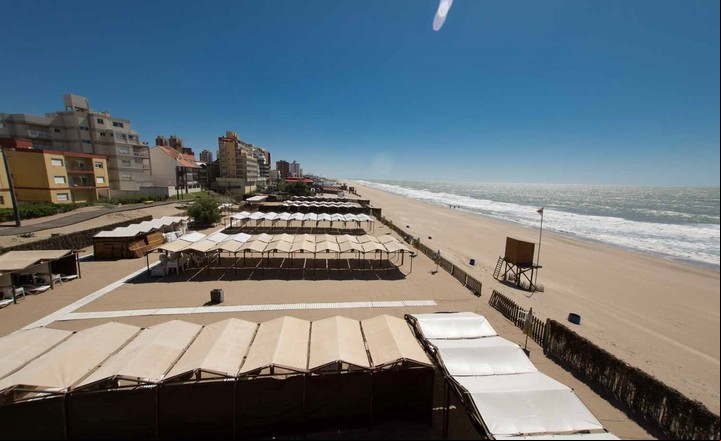 Villa Gesell permite chequear la densidad de ocupación de sus playas en su web. Foto Turismo Villa Gesell