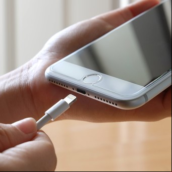 Cómo pagar hasta 50% menos por un celular: la alternativa de los "reacondicionados"