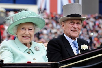 Las cifras de la vida de reyes: los exorbitantes sueldos estatales de la reina Isabel II y otros monarcas