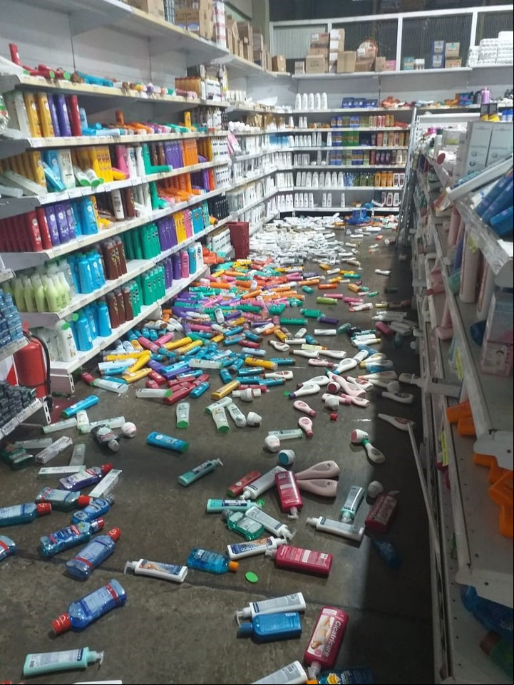 Imagen de un comercio de San Juan tras el terremoto.
