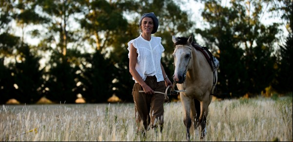 Lucinda Paxton: la antropóloga galesa que quiere vivir como un gaucho