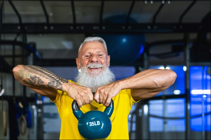 La alimentación equilibrada y el descanso diario (7 u 8 horas) también son factores claves para un buen entrenamiento.
