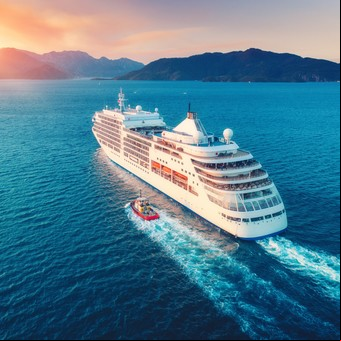 Caos a bordo: cruceros de lujo varados por el ciclón Alfred dejan más de 7.000 pasajeros atrapados