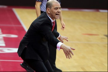 El Oveja Hernández sorprendió y se marchó del Zaragoza: "Necesito estar con mis hijos"