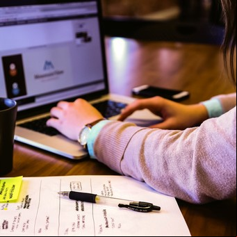 Buscar empleo online: 4 consejos para cuidar tus datos personales y evitar estafas