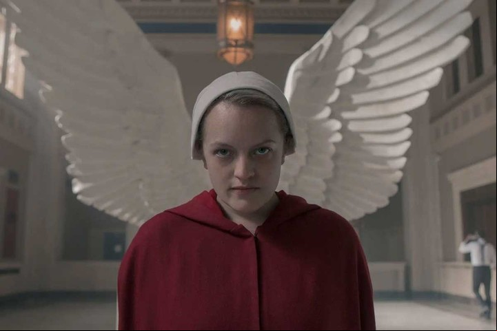 Elisabeth Moss no solo protagoniza la serie, también la produce y en esta cuarta temporada, dirige tres episodios. Foto Paramount+