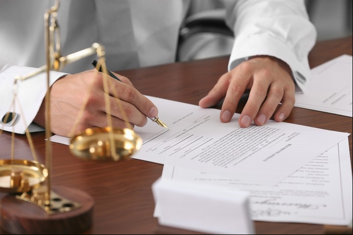 El divorcio es un proceso judicial, es decir que sólo puede hacerse en los tribunales o juzgados de familia. Foto Shutterstock