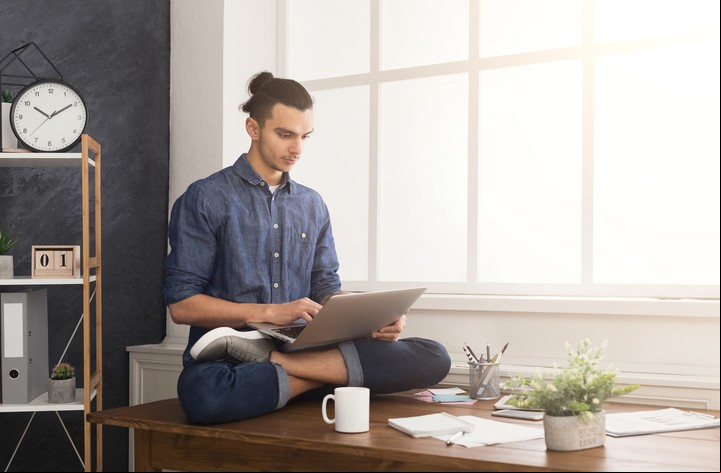 Existe en el país una cultura general de flexibilidad en el trabajo que garantiza que se pueda pasar tiempo con familiares y amigos, practicar deporte y dedicarse a las propias aficiones. Foto ilustración: Shutterstock.