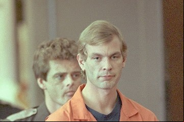 Comía cerebros y quería crear zombies humanos: la repulsiva historia del asesino Jeffrey Dahmer