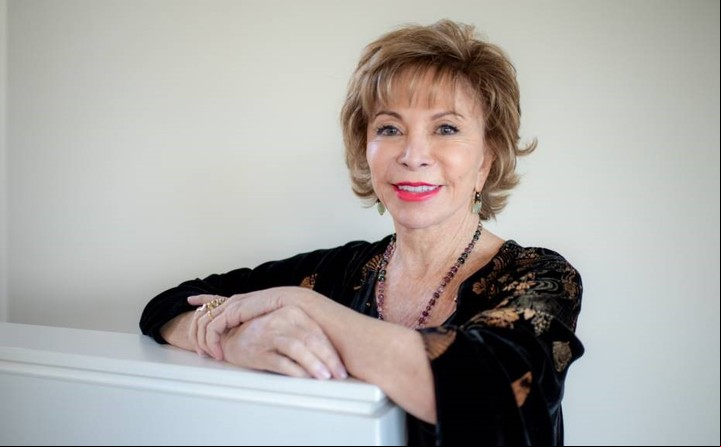 Isabel Allende nació en Lima, pero creció en Chile. Foto Lori Barra/ Prensa