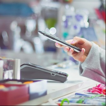 Efectivo, tarjeta o código QR: ¿cuál es la forma de pago más segura?