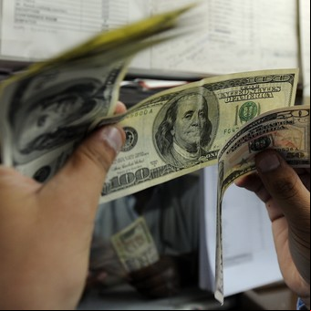 Ahorros en dólares: 5 errores muy comunes que arruinan los billetes y los dejan sin valor