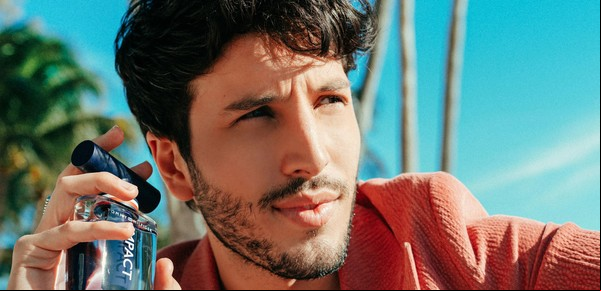 Sebastián Yatra, uno de los embajadores de Tommy Hilfiger para representar su exitosa fragancia Impact