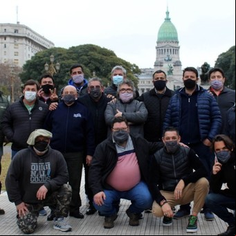 Paritaria aceiteros: acuerdan suba de 48,5% y llevan el básico por arriba de $ 100.000
