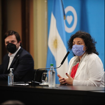 Carla Vizzotti y Nicolás Kreplak descartaron terceras dosis contra el coronavirus en Argentina para este año