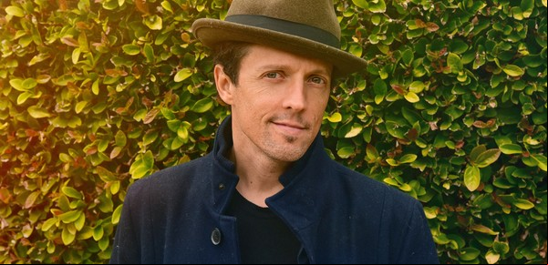 Jason Mraz, un creador de hits entre el arte y el activismo: disco nuevo y una donación de 250 mil dólares