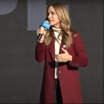 Anunciaban la transmisión del fútbol femenino y terminó en un discurso de campaña de Victoria Tolosa Paz