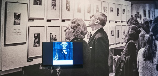 La galería pionera en exhibir fotografías como un arte cumple medio siglo