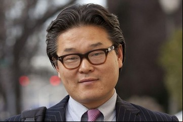 Perdió 20.000 millones de dólares en dos días y hoy vive con poco: la caída de Bill Hwang, el mago de Wall Street