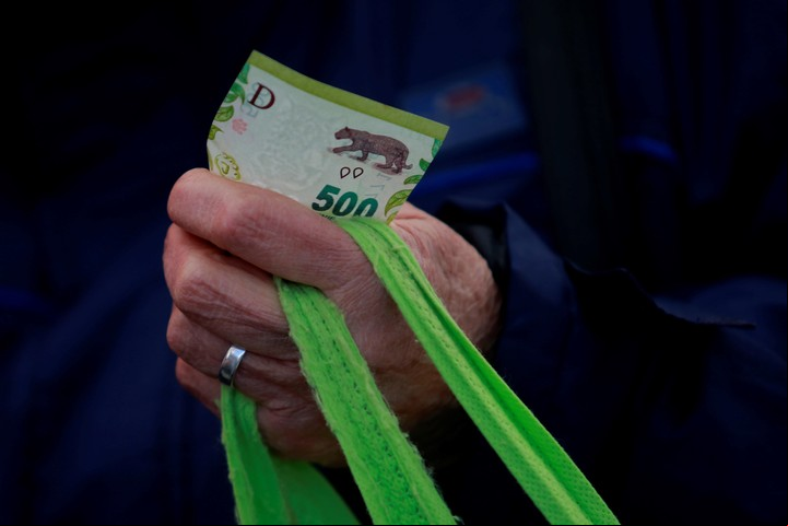 Con el plazo fijo UVA el depositante sabe que no perderá contra la inflación, sin importar de cuánto sean los próximos índices. Foto: EFE.