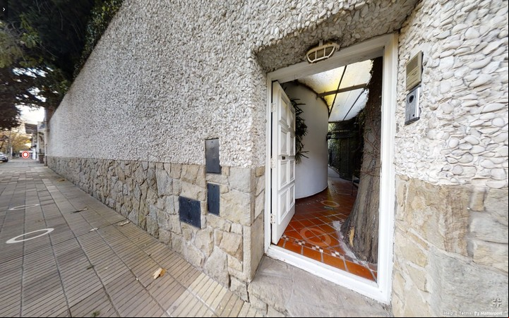 No dejar la puerta abierta. Para el Feng Shui, se escaparán las buenas energías del 1 de año. (Foto: de la maravillosa casa museo de Sandro en Banfield.).