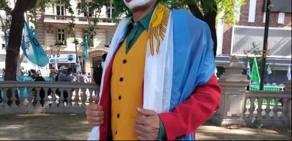 El Joker argentino va a ir a votar disfrazado y propone que todos lo imiten "en forma de protesta por la situación"