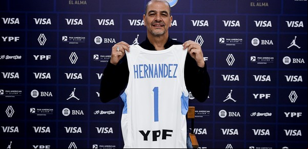 Es oficial: Sergio "Oveja" Hernández deja de ser el entrenador de la Selección de básquet