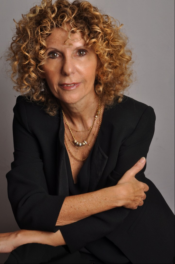 "Siempre el chico jugó a que se ponía los collares de la mamá, los zapatos e imitaba a los padres, pero ahora no es un juego, es un 'como sí'", explica Claudia Messing, psicóloga, socióloga y presidenta de la Sociedad Argentina de Terapia Familiar.