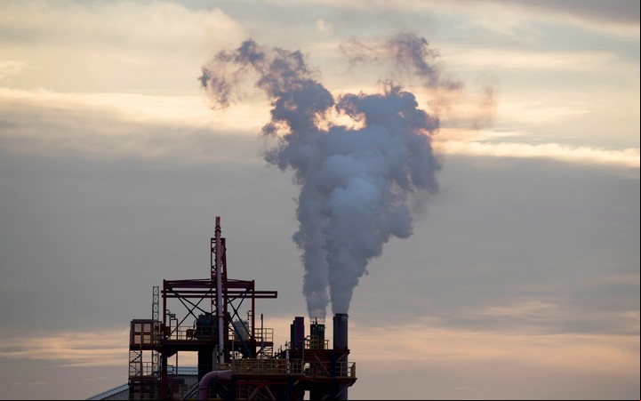 La industria tech abusa de una enorme cantidad de recursos contaminantes. Foto EFE