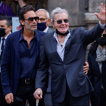 La eutanasia de Alain Delon: el peso para su hijo Anthony, con quien tuvo una conflictiva relación