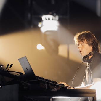 Hernán Cattaneo, "alma de DJ": cuenta cómo se reinventó con la pandemia y cuál es su sueño más urgente