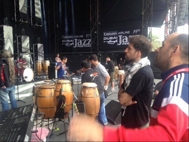 La Bomba de Tiempo en Dubai, antes de telonear a Carlos Santana, frente a 10 mil personas. Foto Gentileza Prensa La Bomba de Tiempo