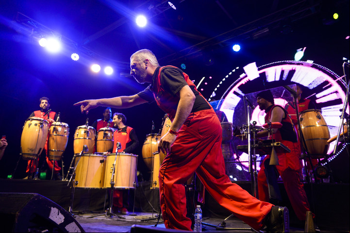 En un punto, todo se trata de un juego, cuyas reglas comparten músicos y público. Foto: Andres D'Elia