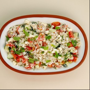 Ensalada griega con cebada