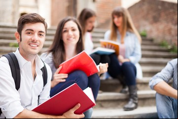 Estudiar en Estados Unidos: el programa que te ayuda a conseguir una beca y te devuelve el dinero si no te la dan