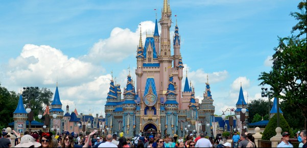 Cómo ser VIP por un día en Disney: en qué consiste el tour por los parques con guía privado y sin filas