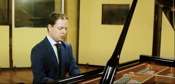 Gabriel Vinker: un viaje personal al rescate de la música de la Belle Époque porteña