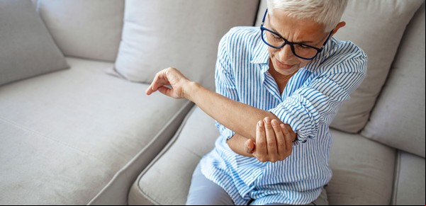 Artritis reumatoidea: ejercicios recomendados, 4 consejos para tolerarlos mejor y su efecto sobre el dolor