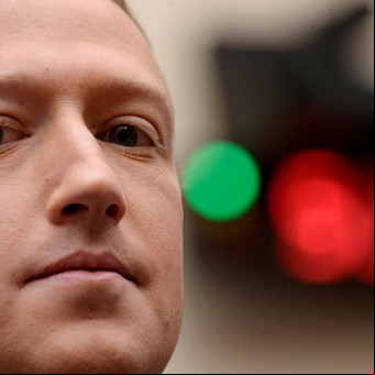 "El ojo de Saurón": por qué los empleados de Facebook le pusieron el polémico apodo a Mark Zuckerberg