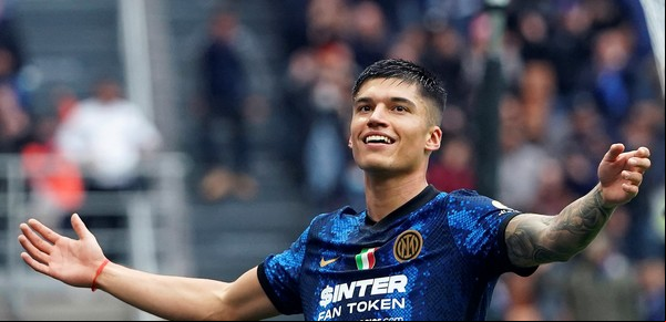 Celebran Scaloni y la Selección: el "Tucu" Correa le dio el triunfo al Inter con dos goles en ocho minutos