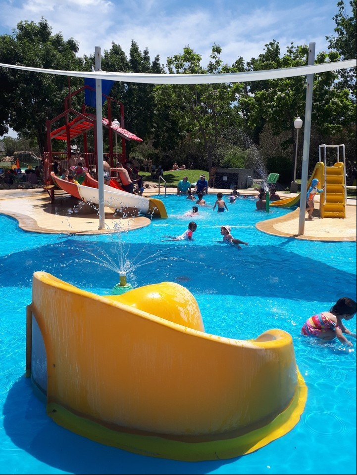 Sector recreativo para niños, en el complejo termal de Villa Elisa, Entre Ríos.